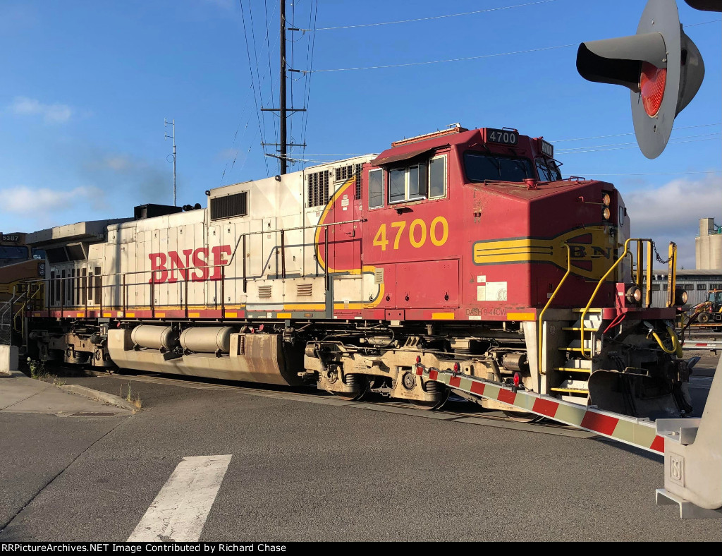 BNSF 4700